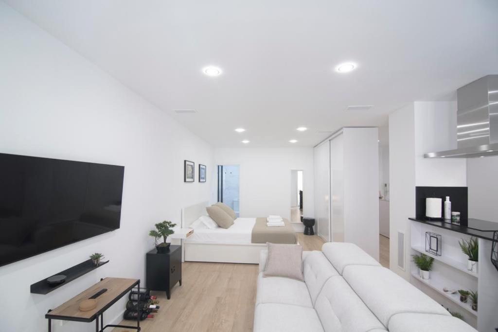 Centro Puerto Nova Apartment *